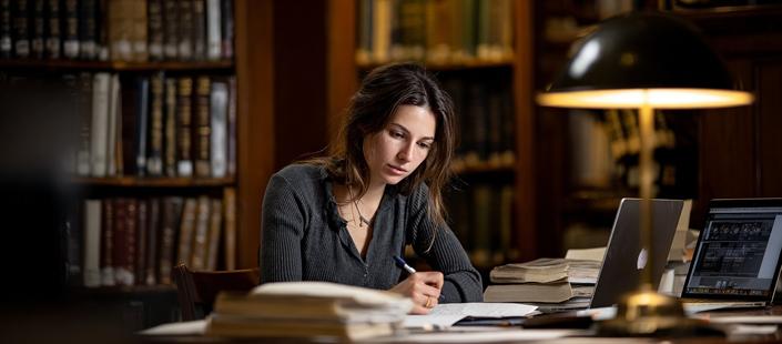 תואר שלישי במחלקה לספרות עם ישראל